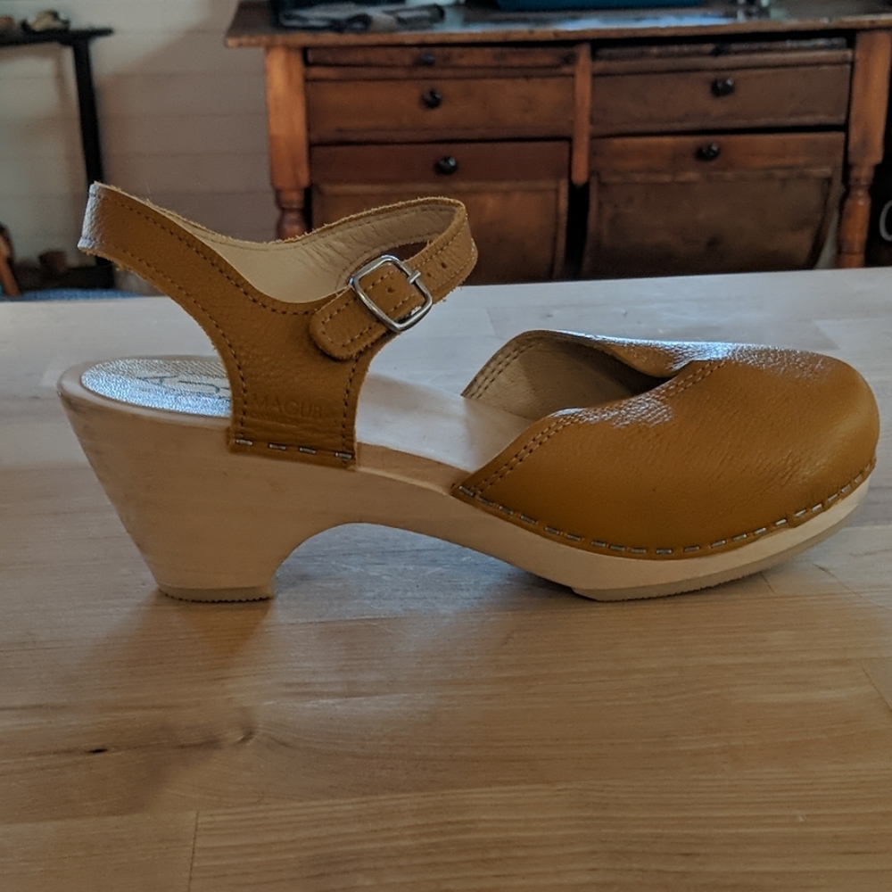 Maguba Clogs, Mustard Yellow